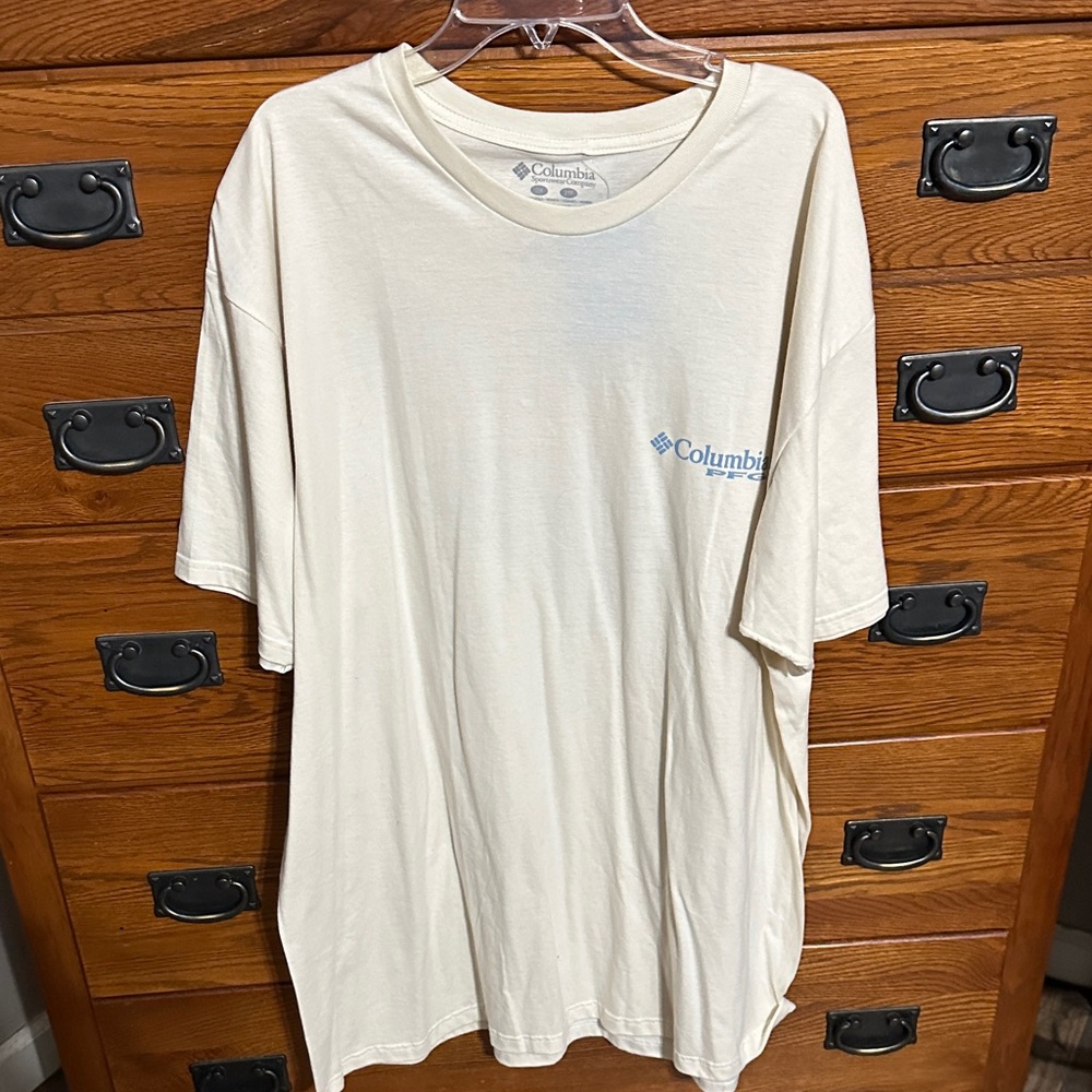 Columbia Men's Off-White Short Sleeve Tee